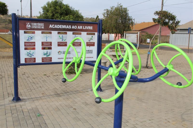 Academia ao ar livre é instalada na Praça Marineuza, no bairro Alvorada I