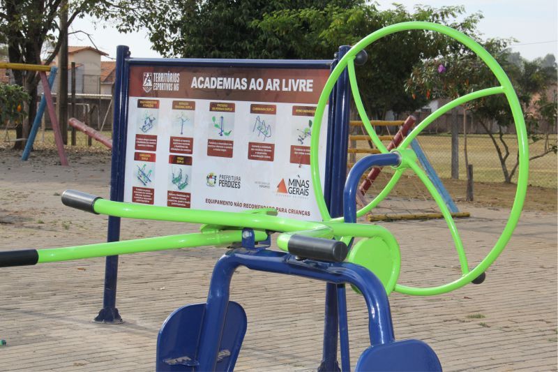 Academia ao ar livre é instalada na Praça Marineuza, no bairro Alvorada I