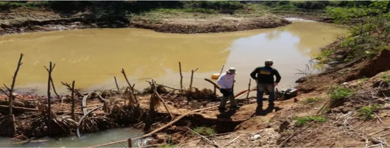 Extração mineral nas margens do riacho Marmelada, localizado na Zona Rural de Gilbués