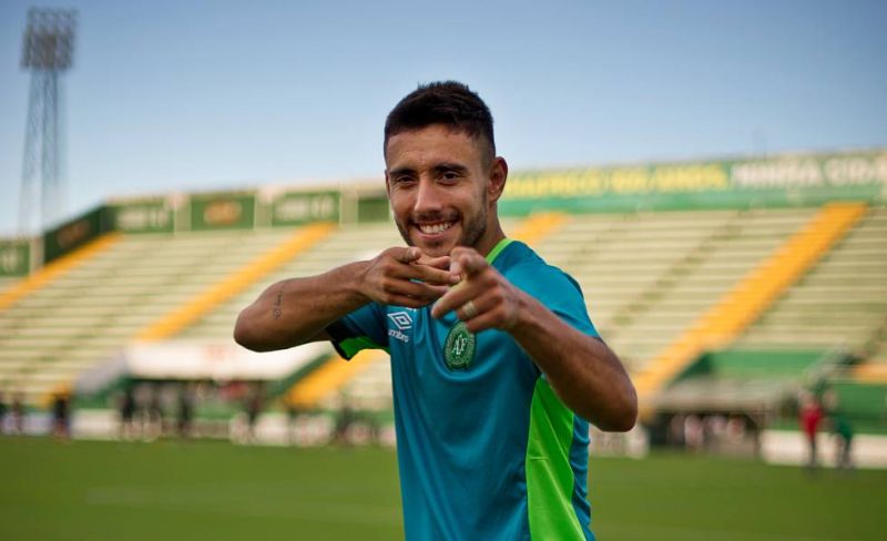Ruschel disputa jogo-treino pela Chape e alimenta esperança de volta oficial
