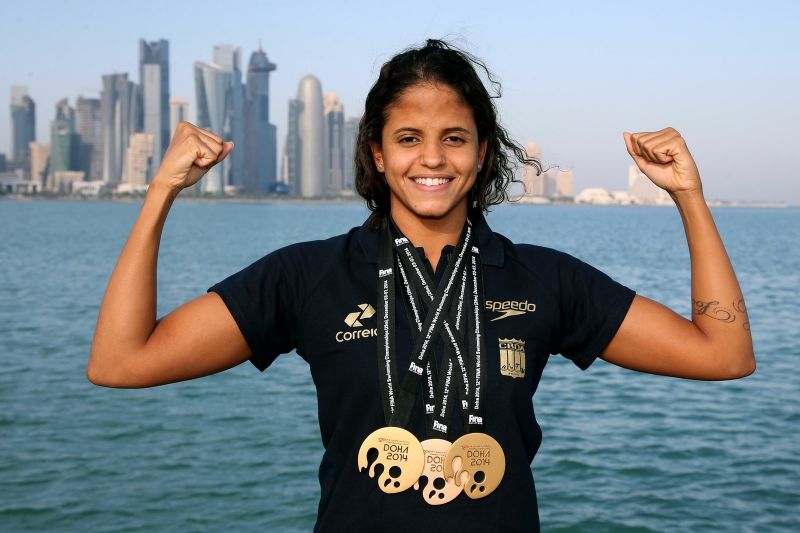 Quatro quilos mais forte, Etiene busca primeiro título feminino da história do país