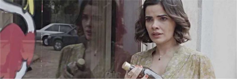 Stela (Vanessa Giácomo) decide dar um motivo para Mirtes (Elizabeth Savala) lhe expulsar de casa, na novela 'O Sétimo Guardião' 