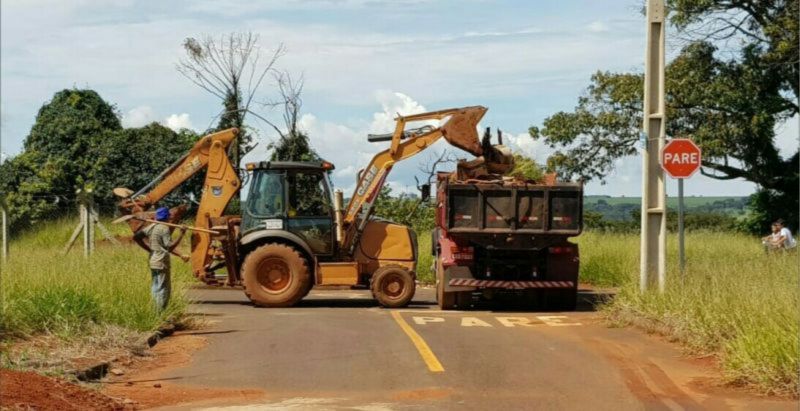 Prefeitura faz mutirão da limpeza no bairro Jardim Esperança