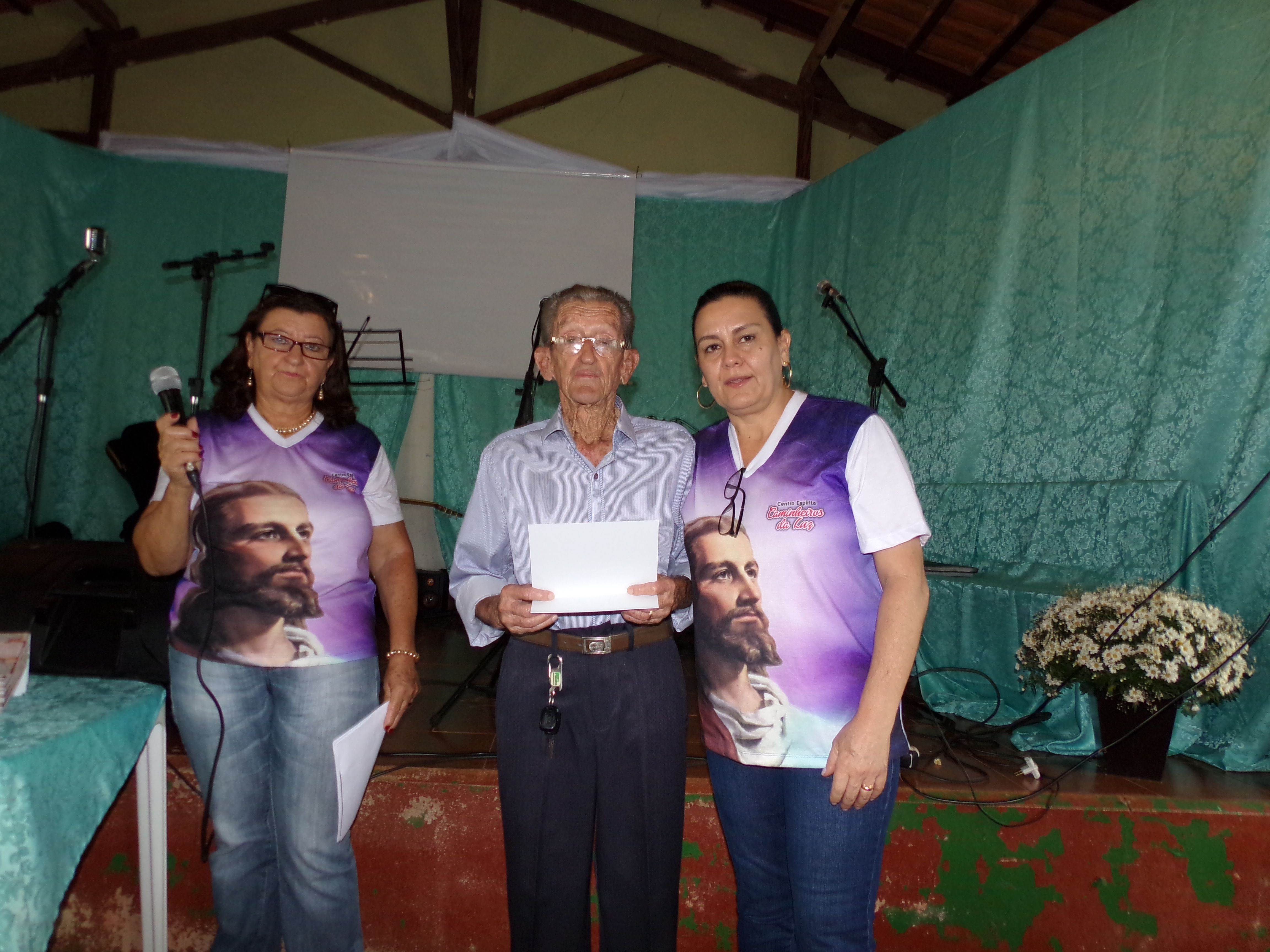 Sr. Antonio, representando a família do Sr. Rui Afonso de Almeida, que permaneceu por mais de 50 anos diante os trabalhos da casa. 