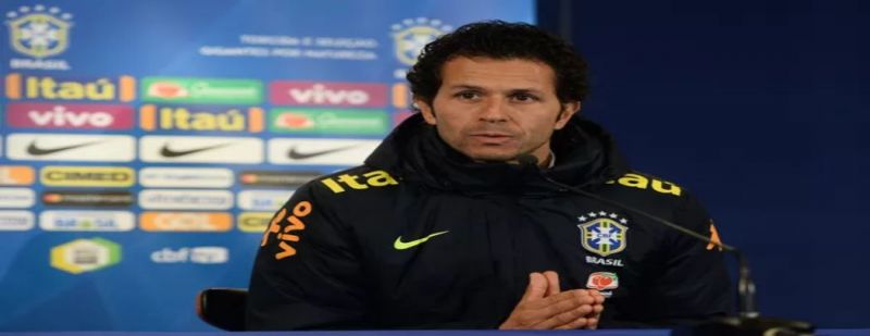 Rodrigo Lasmar vai examinar Neymar em Paris