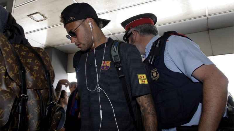 Neymar balança com proposta do PSG