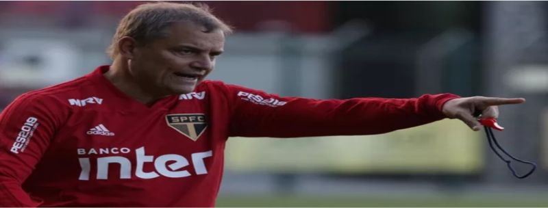 Diego Aguirre em treino do São Paulo