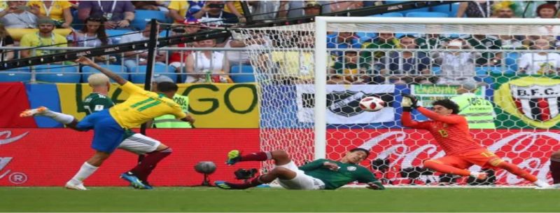 Ochoa defende chute de Neymar