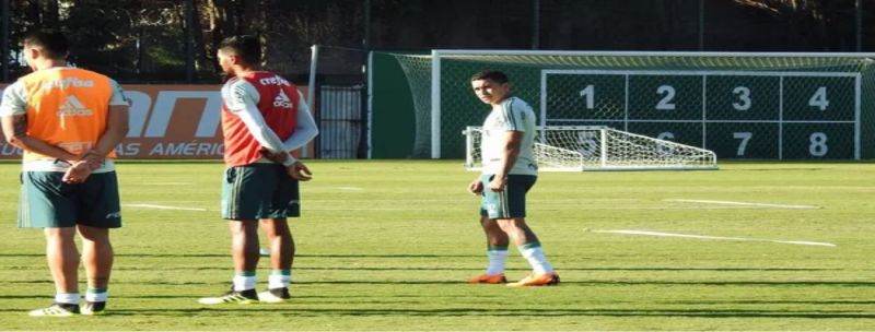 Dudu foi desfalque no Palmeiras na última quarta-feira por conta de regra da Fifa