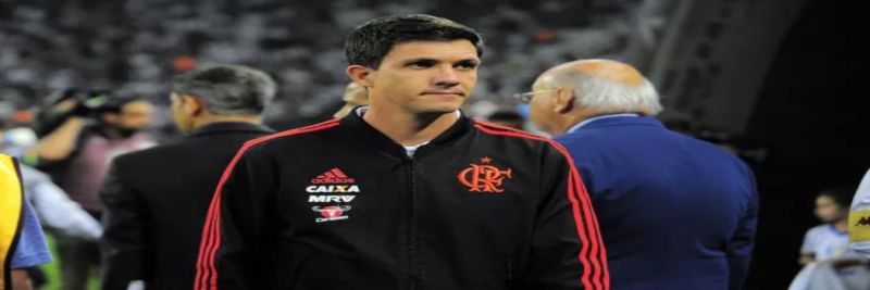 Maurício Barbieri em partida com o Corinthians, que decretou sua demissão