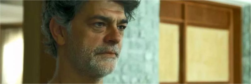 Murilo (Eduardo Moscovis) aconselha Judith (Isabela Garcia) a aplicar calmante em Gabriel (Bruno Gagliasso) em 'O Sétimo Guardião' — Foto: TV Globo