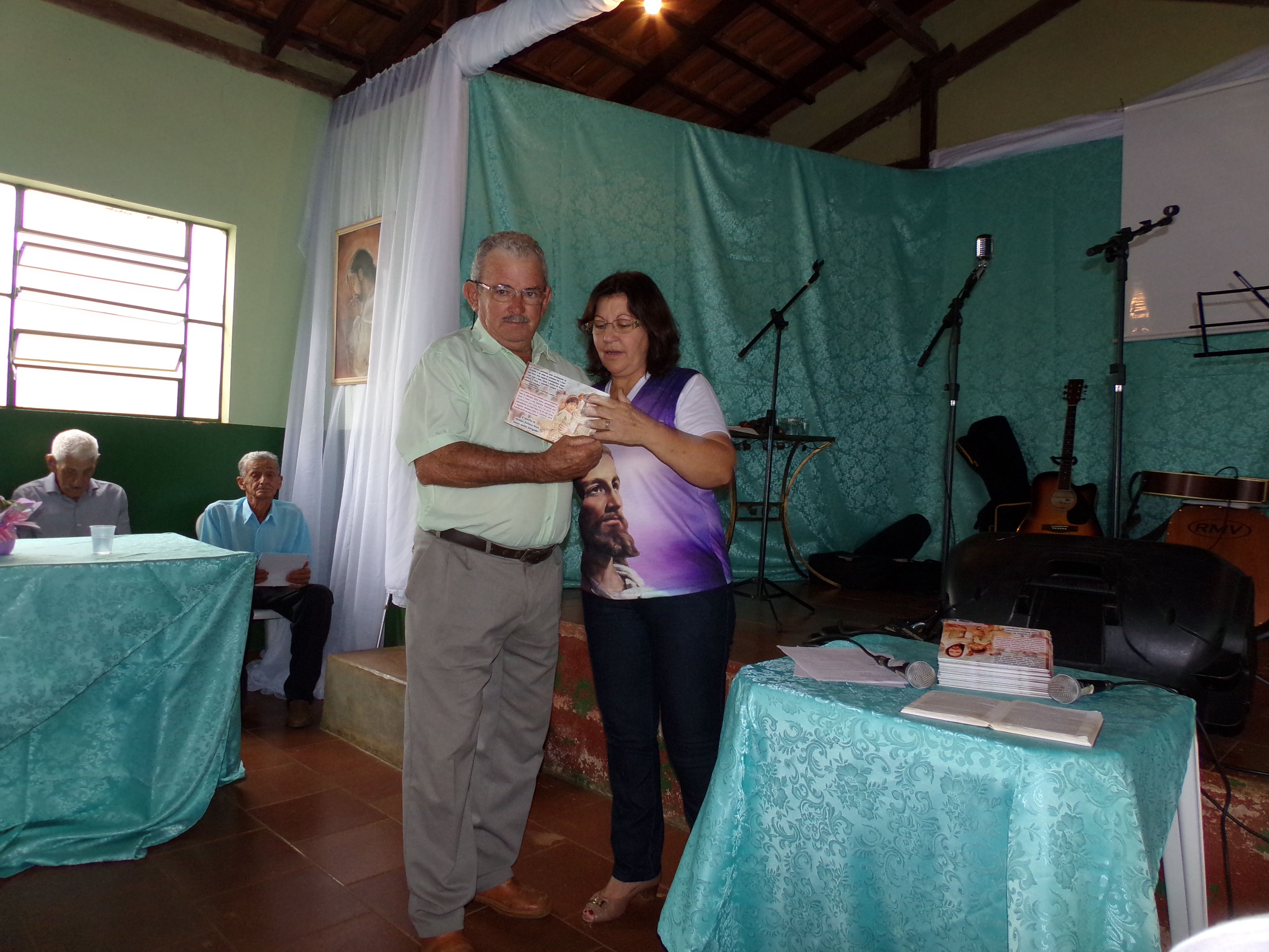 O Sr. José Batista Alves, representando a família do Sr. Alcides Batista Alves, que foi vice-presidente da casa. 