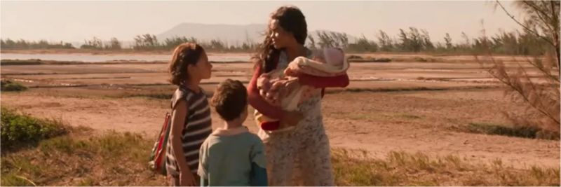 Em 'Amor de Mãe', Lurdes (Lucy Alves) decide ir para o Rio de Janeiro atrás de um de seus filhos que foi vendido — Foto: Globo