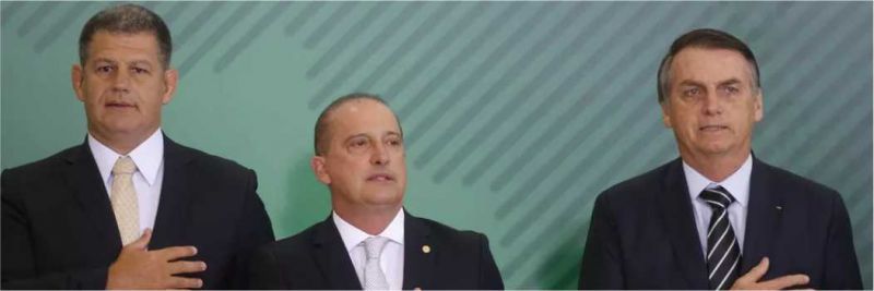 Da esquerda para a direita: Gustavo Bebianno (Secretara-Geral), Onyx Lorenzoni (Casa Civil) e o presidente Jair Bolsonaro 