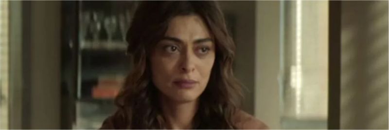 Maria da Paz (Juliana Paes) descobre que está grávida — Foto: TV Globo