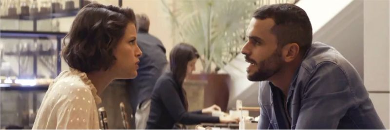 Josiane (Agatha Moreira) se encontra com namorado chantagista de Jardel (Duio Botta), na novela 'A Dona do Pedaço' — Foto: Globo