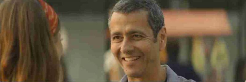 Amadeu (Marcos Palmeira) sugere nome para confeitaria de Maria da Paz (Juliana Paes), em 'A Dona do Pedaço' — Foto: Globo