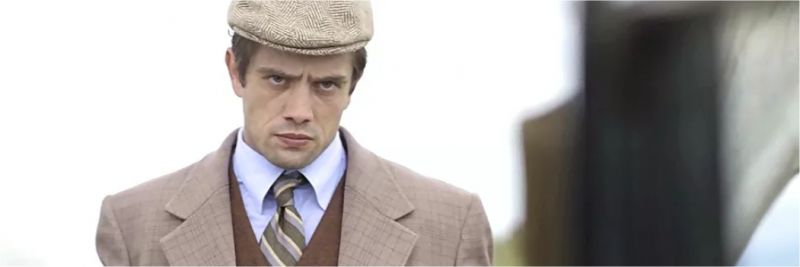 Danilo (Rafael Cardoso) vê que a casa de Firmina está vazia e sai em busca de Julia e seu filho, André — Foto: TVGLOBO