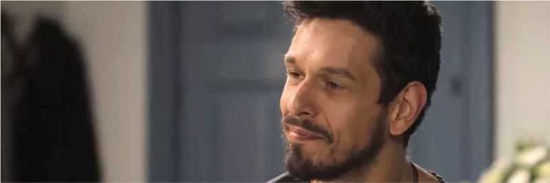 Em 'Espelho da Vida', Alain (João Vicente de Castro) decide finalmente se abrir com Cris (Vitória Strada)