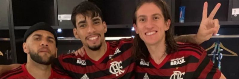 Lucas Paquetá posta foto ao lado de Filipe Luís e Daniel Alves — Foto: Reprodução