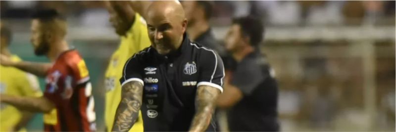Sampaoli na partida contra o Ituano