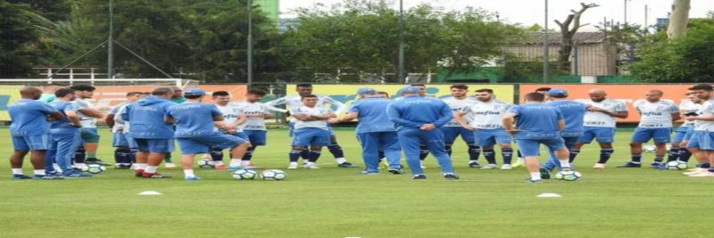 Felipão reúne elenco em treino recente do Palmeiras: dúvidas e opções para enfrentar o Flamengo 