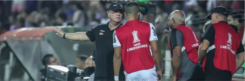 Levir Culpi colocou Zé Welison em campo na vaga de Ricardo Oliveira 