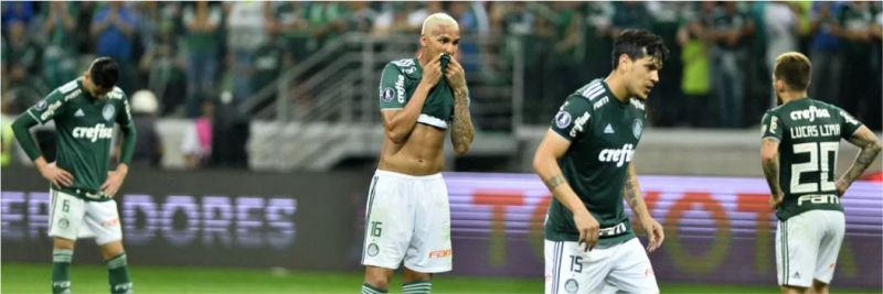 Deyverson durante a partida contra o Boca 