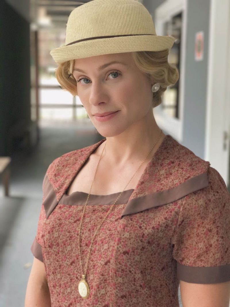 Giselle Prattes comenta participação em 'Tempo de Amar' e fala do apoio do filho: 'Me ajuda a passar o texto'
