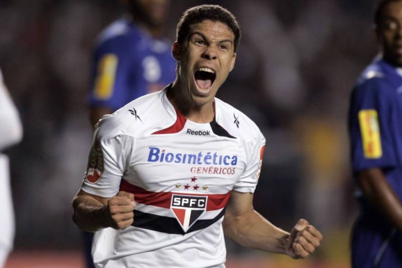 Hernanes leva mais torcida ao Morumbi do que Kaká em reestreia pelo São Paulo
