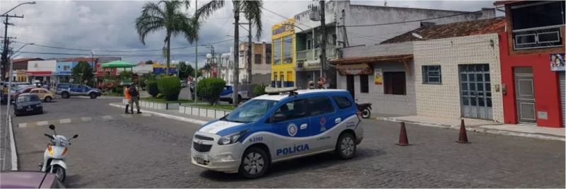 Criminosos tentaram assaltar unidade do Banco do Brasil em Muritiba. — Foto: Fabio Santos/Site Voz da Bahia