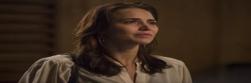 Rosa fica arrasada e tenta pedir o perdão do marido
