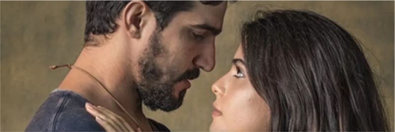 Laila (Julia Dalavia), Jamil (Renato Góes): uma nova chance para o amor — Foto: Paulo Belote/TV GLOBO