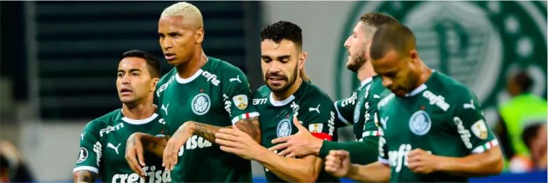 Comemoração do gol de Deyverson: nenhum sorriso, e foco no jogo — Foto: Renato Pizutto/BP Filmes
