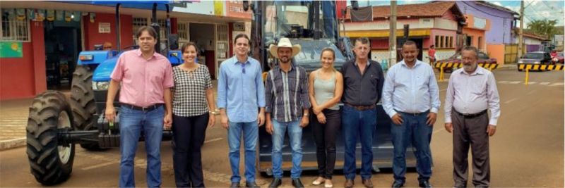Prefeitura entrega novos veículos e reforça a frota do Município.