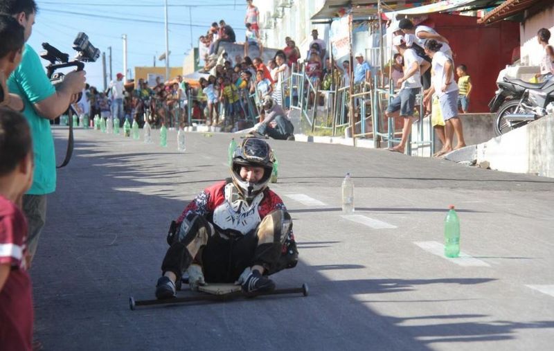 Corrida de Rolimã chama atenção em cidade da Grande Natal