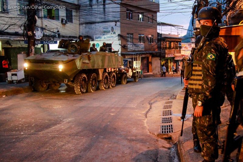 CML investiga uso de máscaras proibidas por soldados das Forças Armadas na Rocinha