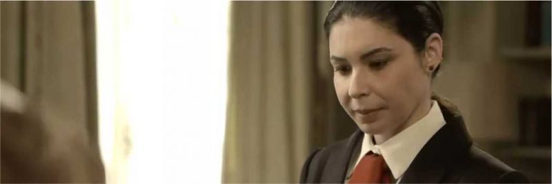 Agnese (Beatriz Campos) recebe ordem de Betina (Cleo) para acabar com a vida de Marocas (Juliana Paiva) na novela 'O Tempo Não Para