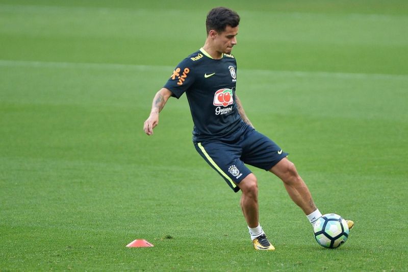 Coutinho treina entre os reservas, e Tite repete escalação da estreia com Willian
