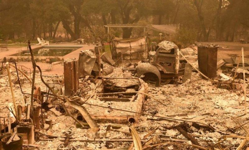 Incêndio deixa 15 mortos e duas mil casas destruídas na Califórnia 